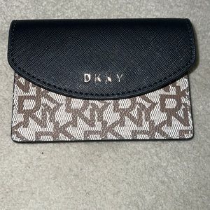 Dkny wallet